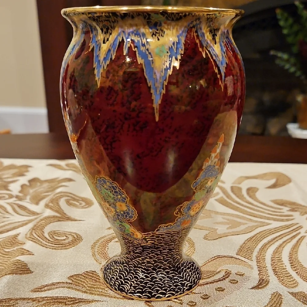 Exquisite Vintage Crown Devon Fieldings Art Deco 'Fairy Castle' Gold Gilded Vase